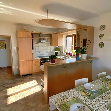 Apartment Istrski Podezelski Apartmaji S Pogledom Na Morje Rota - Sea View Istrian Countryside Rota