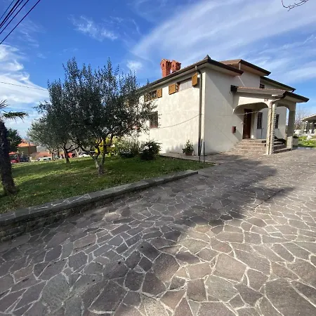 Istrski Podezelski Apartmaji S Pogledom Na Morje Rota - Sea View Istrian Countryside Rota アパート